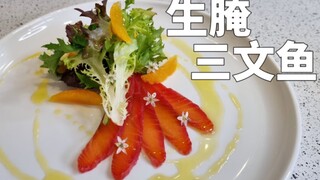 Cá hồi và dâu tây phân biệt không nổi à?