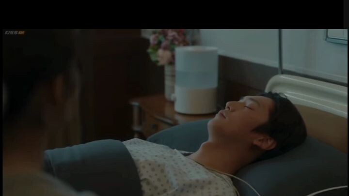 Ji-hyuk finally woke up.  Marry my husband episode 13