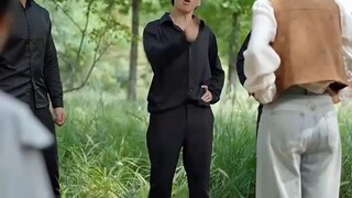 CEOเย็นชารังเกียจผู้หญิงรอบตัวทั้งหมด แต่ตกหลุมรักสาวน้อยจากชนบท [พากย์ไทย]