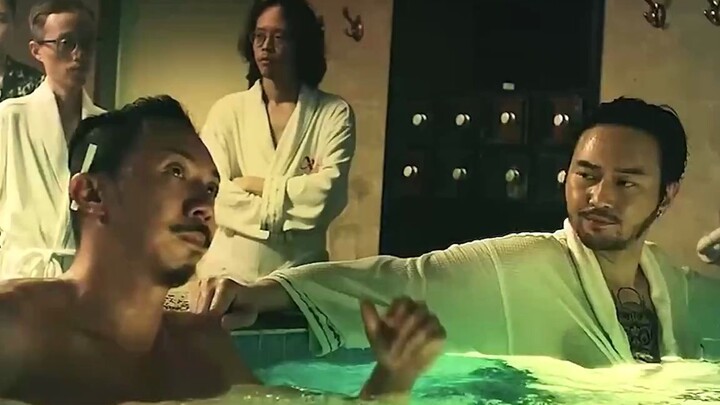 Hàng gì mà bán chạy thế nhỉ?