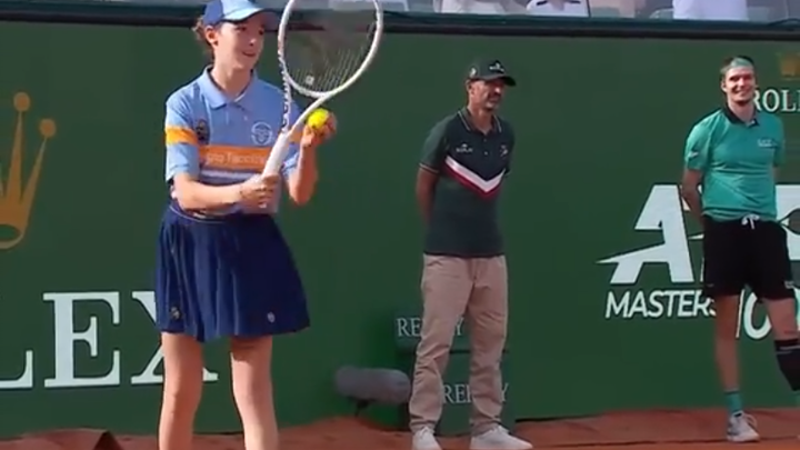 Female ball girl: I’ll only teach it once.