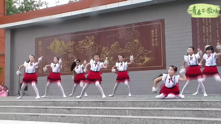 可爱的小学生