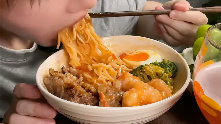 🍅 Mì bò sốt cà chua đậm đà + xiên nướng 🔥 Một miếng là mê mẩn ngay!