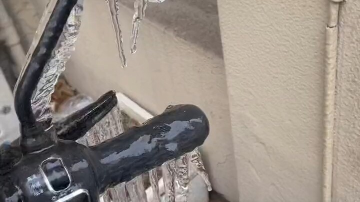 Boss: Why were you late? Me: Please watch the VCR.