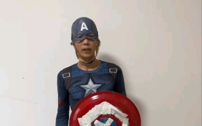 The captain’s 30-yuan blessing is way better value than that FW knife next door!