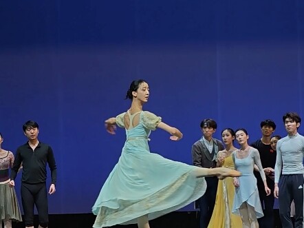 小邱脚速太快了