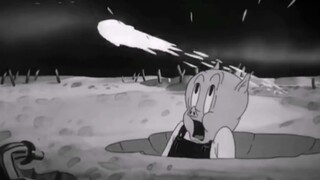 The black duck reaps without toiling, snatching food from the chickens, triggering a chicken-duck ba