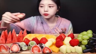 Mukbang bánh gạo nếp dâu socola, bánh gạo nếp nho mẫu đơn Trái cây tráng miệng  #amthuc