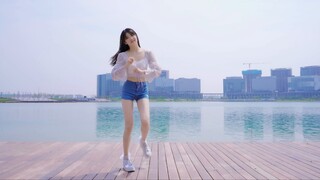 Summer sweet girl♡ Hug me and summer in your arms