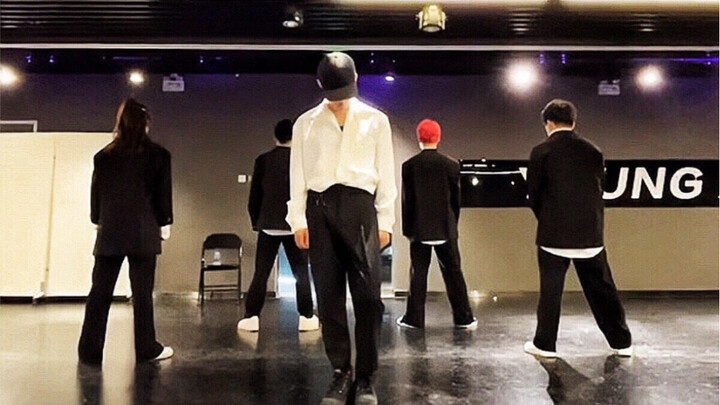 ملك الرقص قادم! تصوير مباشر من استوديو التدريب لـ "شيو تسي وي" لأغنية "كل نجوم العالم"