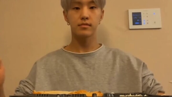 เจิ้งฮั่นเชาเผยเคล็ดลับการแยกตะเกียบแบบไม่ตั้งใจ