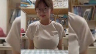 ما الفرق بين طالبة جامعية وطالبة مدرسة...