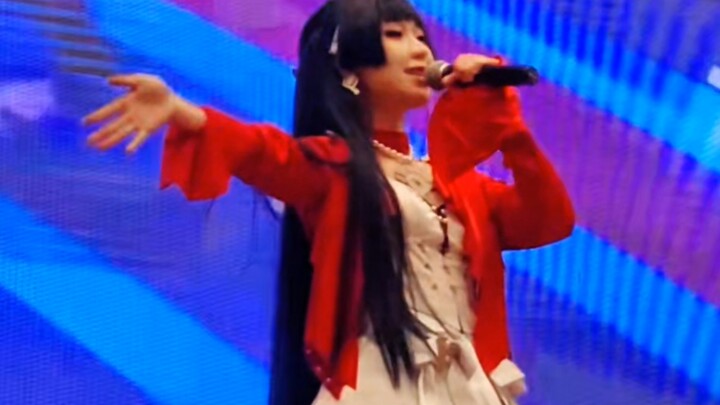 Cosplayer Yao Jiayin menyanyikan “Yuanse” di acara komik? Tingkat kemiripannya sampai bikin orang cu