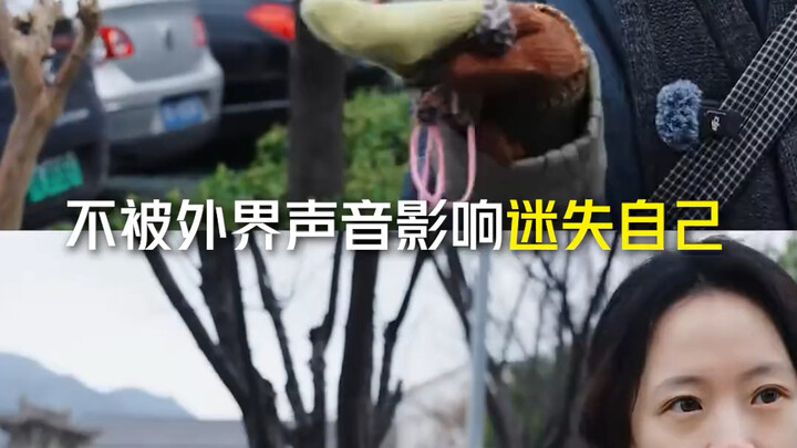 Nhìn lại những bộ trang phục “xấu xí” này, ẩn giấu bên trong chính là sức sống dám vượt ra khỏi các 