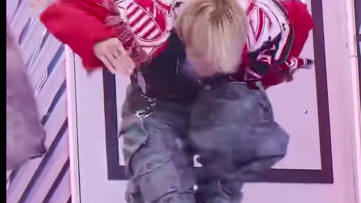 Những thần tượng K-pop từng là vũ công trước khi ra mắt