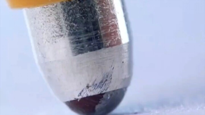 "Menunjukkan Dunia Mikroskopis kepadamu" hanya direkomendasikan untuk orang-orang yang menarik