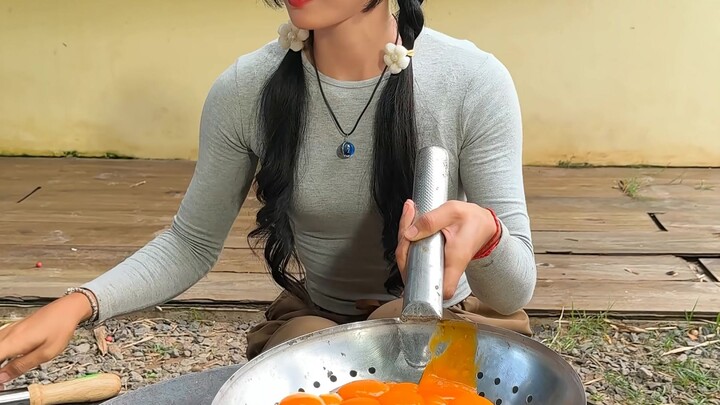 Isn’t fried rice with egg like this fishy?