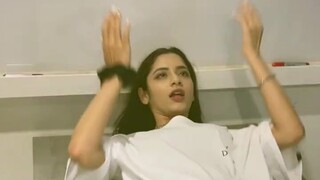 Một cú nhấp để kiểm tra trạng thái tinh thần Thử thách ca ngợi bánh mì Aria Nova Roa Esha