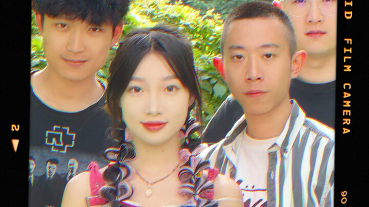 Ai mà hiểu được cùng chuyên ngành chỉ có một cô gái, còn các bạn nam thì như kẻ thù vậy!