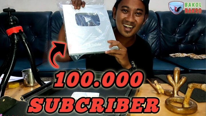 Buka kado "Silver Playbuton" dari YouTube.
