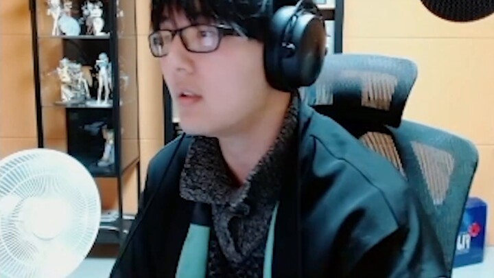 [Chai] Ping Bao nghĩ rằng học cách hành động như một con chó rất dễ dàng nên đã chứng minh điều đó m