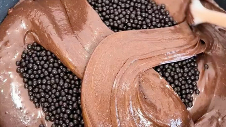 Pencinta cokelat! Mana mungkin menolak campuran marshmallow rendah gula bertingkat, bubuk Valrhona 5