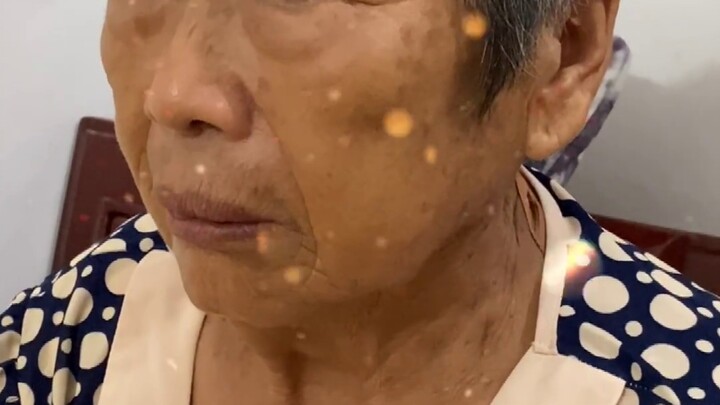 Cuộc chiến giữa mẹ và bà