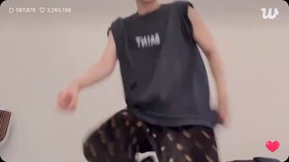 【เบียนป๋อเสวียน wvs】"บอกฉันมา"