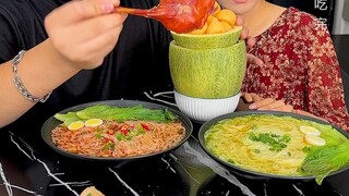 #معكرونة الأرز مفاجأة لم أكن أتوقعها، ببينغ وأمي تركتا لي مفاجأة... #لذيذة لدرجة مذهلة #توصيات الوجب