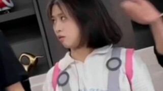 شياؤ هوانغ مجتهدة جدًا حقًا!! # اللون الأصفر في إشارة المرور