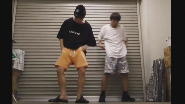 【Hiphop】Thấy không? Anh ấy có thể nhảy rất ngầu ngay cả khi đi dép lê! Đừng đổ lỗi cho đôi giày hoặc