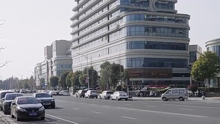 Tuan Justin, Identitas Istrimu Terungkap Lagi