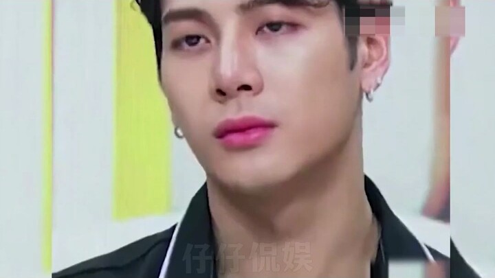You can always trust Jackson Wang’s mouth—his remarks are always shocking, and he always spills the 