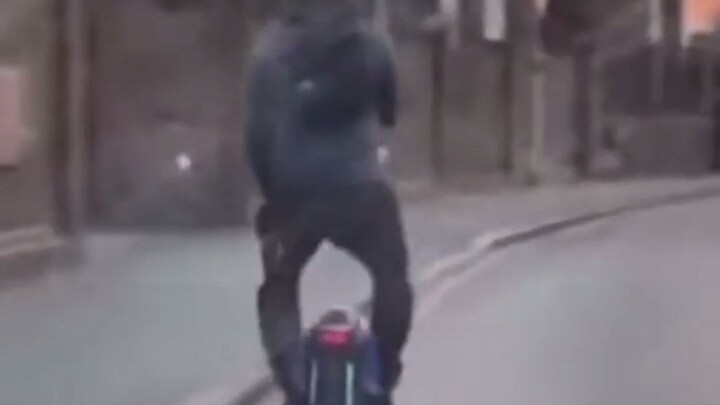 Who says a balance bike can't outrun a gas-powered car?