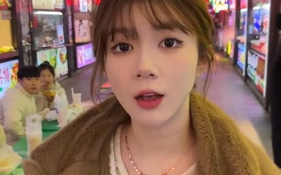 My sis really can chow down, huh! HH