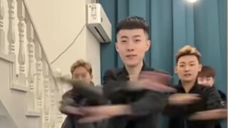 Zhang Shiyao shows Qinghai shake