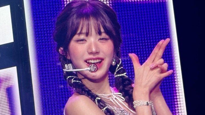 Jang Won-young: Today I’m a Texas cowgirl!