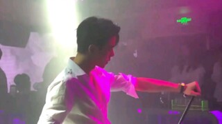 แม้ว่าน้องชายจะเต้นไม่เก่ง แต่ความเยาว์วัยคือทุนของเขา