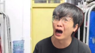 Chia sẻ lại video tôi đã chia sẻ với bạn nhé? Tôi không chịu nổi nữa rồi. Tôi cần một máy thở.