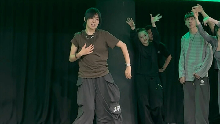 Aeri-chan, tôi sẽ ra tay