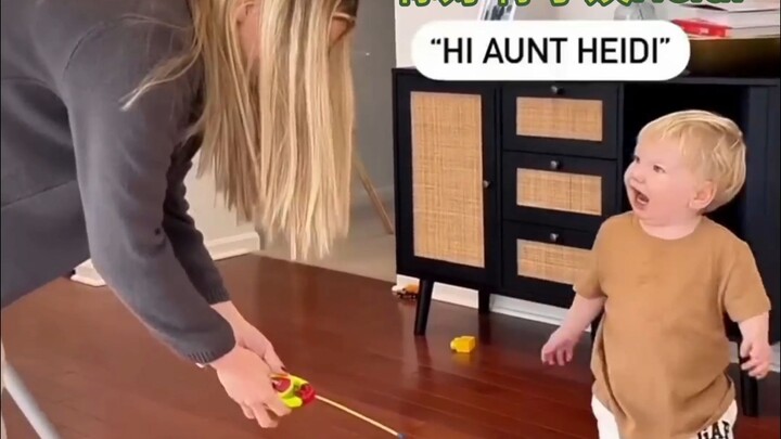 Twins swap places—can the little one still recognize Mom?
