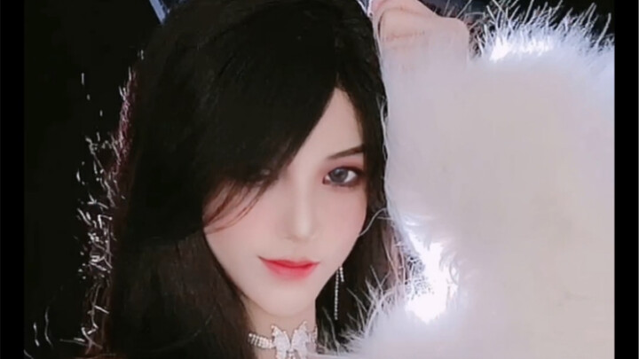 [Live-Action Liang Bing] Which Seasonal Queen is your favorite?