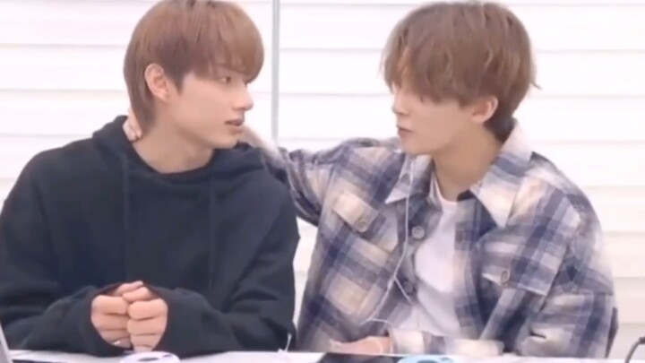 【semua Jun】Apakah leher Wen Junhui punya semacam daya tarik magis? Semua orang jadi ketagihan menyen