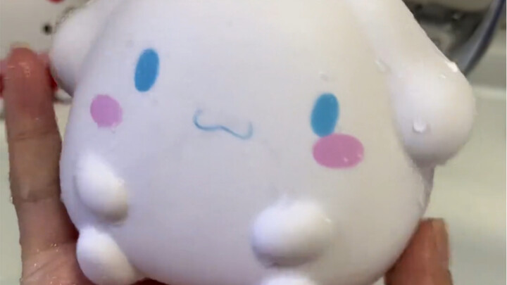 ماذا حدث لكلبي كينغ كونغ؟ أصبح يتصبب عرقاً وهمياً.