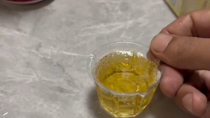 Kakak emang jago banget ngirit!