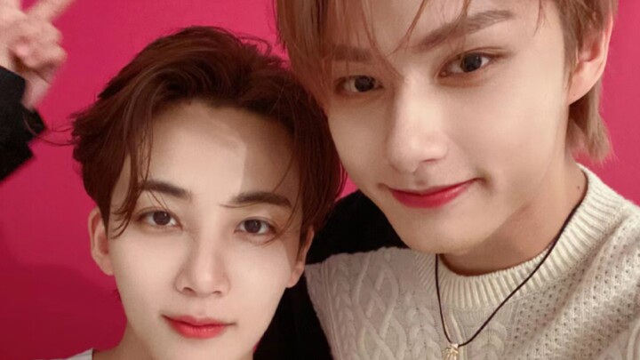 【SEVENTEEN】Aaaah, the members spoil them way too much lol Jun is just too cute lol Jun is the ultima