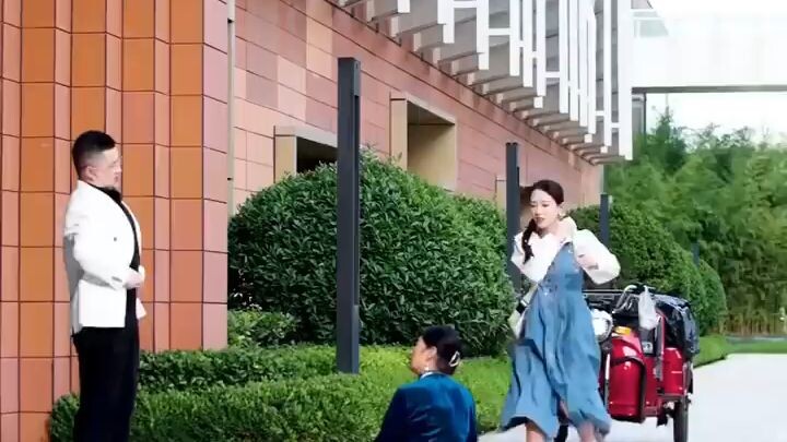 Tagalog dubbed: ang babaeng nagbigay ng rice ball sa pulubi