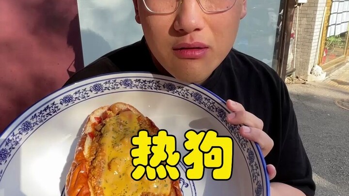 挑战100元吃热狗 看看老板怎么做