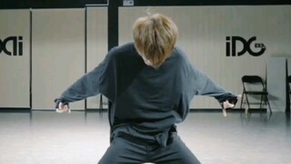 【R1SE Yao Chen】يُقدم Yao Chen أغنية "Side Effects" لفرقة Stray Kids من JYP