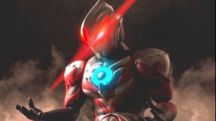Super power ahead! Feel the super strong pressure from Ultraman!